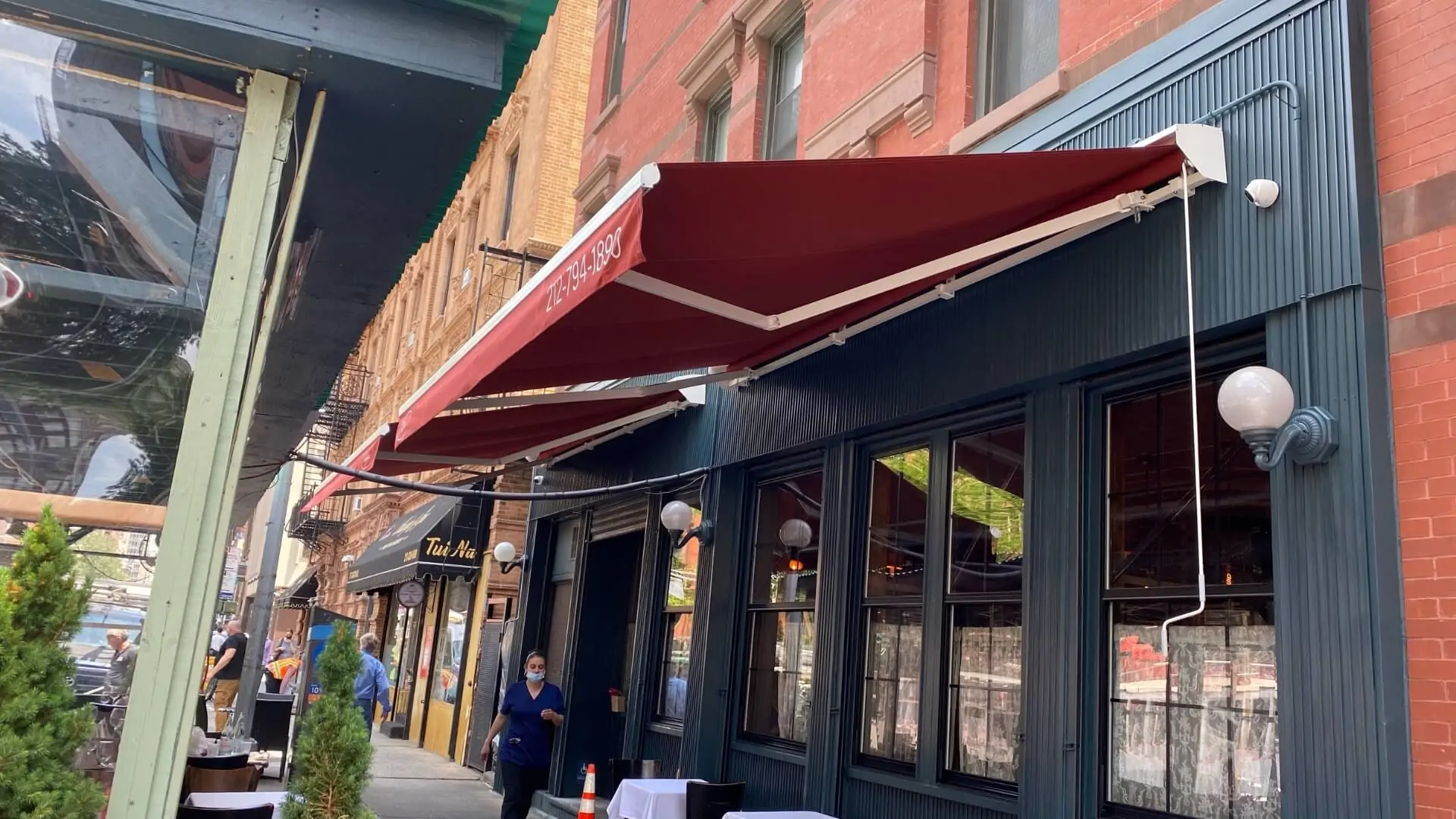 Nolita Sidewalk Wind Screens & Cafe Partitions